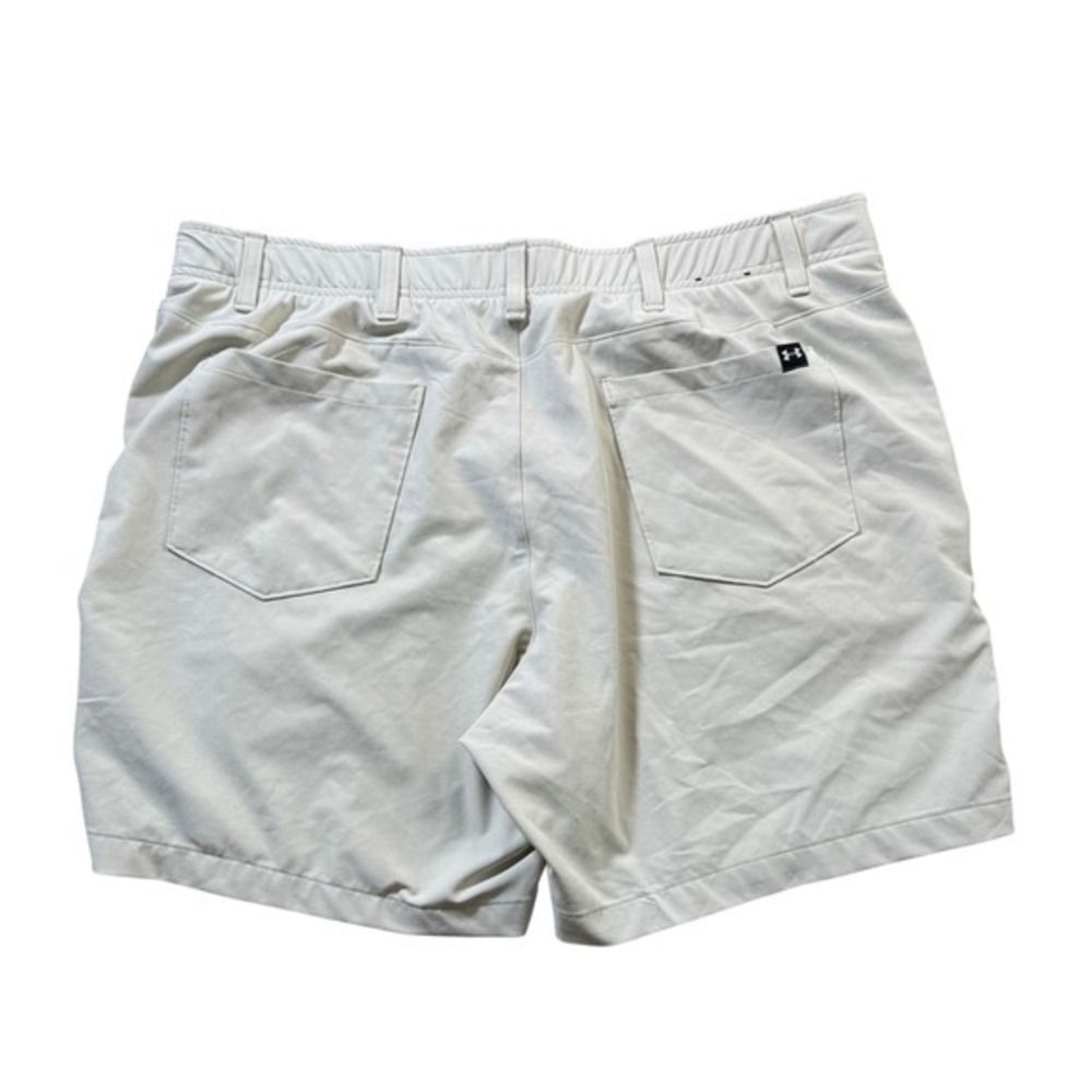 Under‎ Armour Mens Tan Golf Shorts Size 40 Elastic Waist Activewear